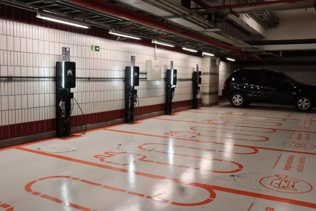 estacionamento; carro elétrico; Bourbon São Paulo