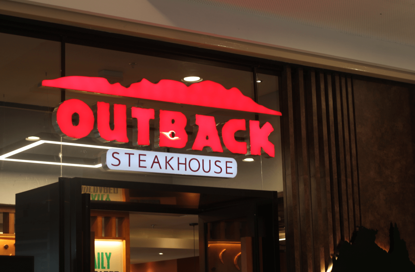 Outback Steakhouse inaugura unidade no Bourbon Wallig